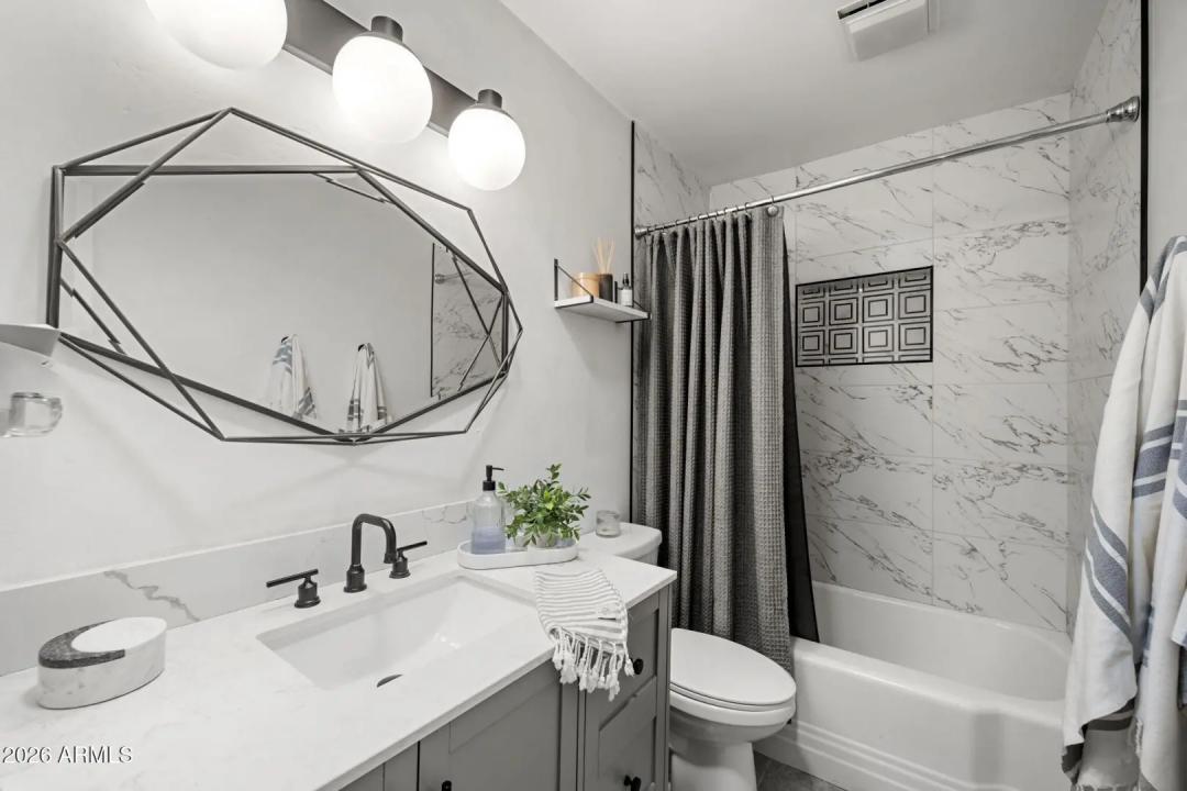 Real Estate Picture 35