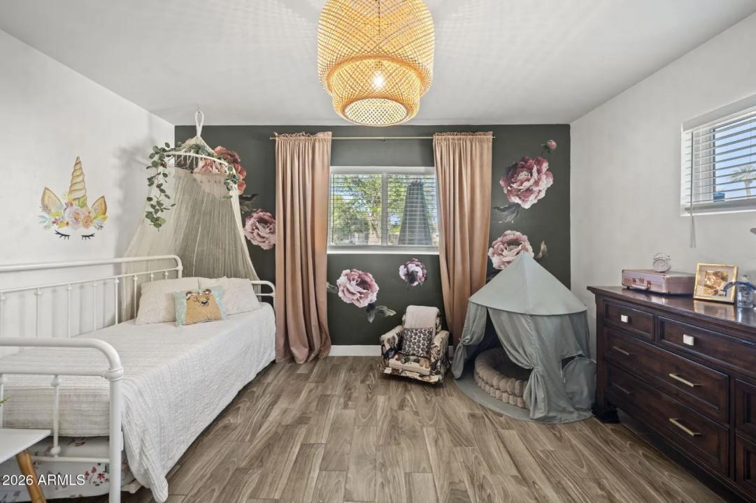 Real Estate Picture 28