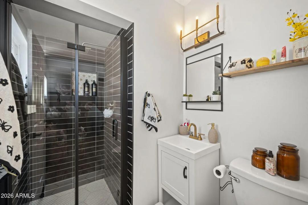 Real Estate Picture 30