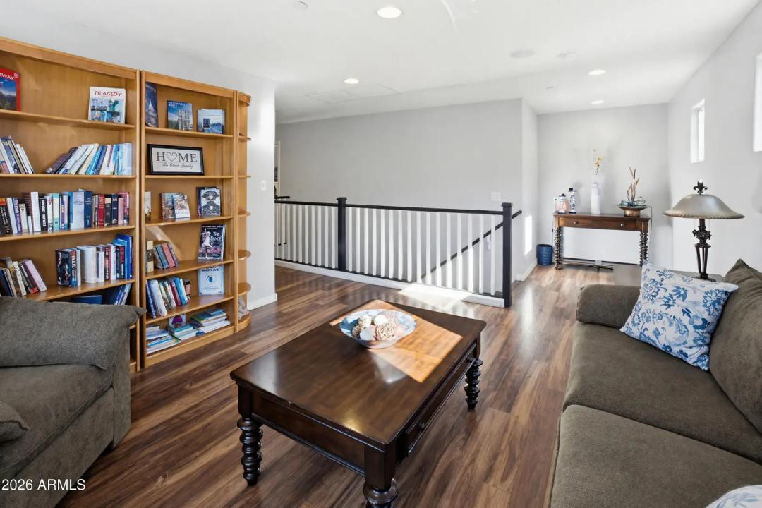 Real Estate Picture 16