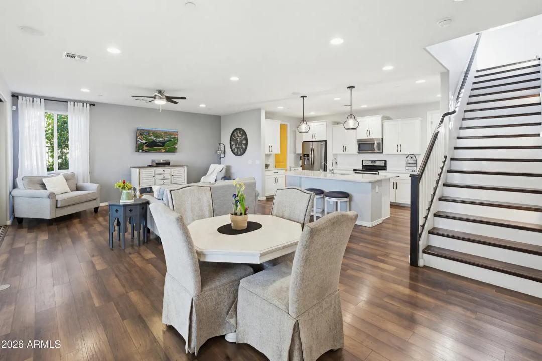 Real Estate Picture 7