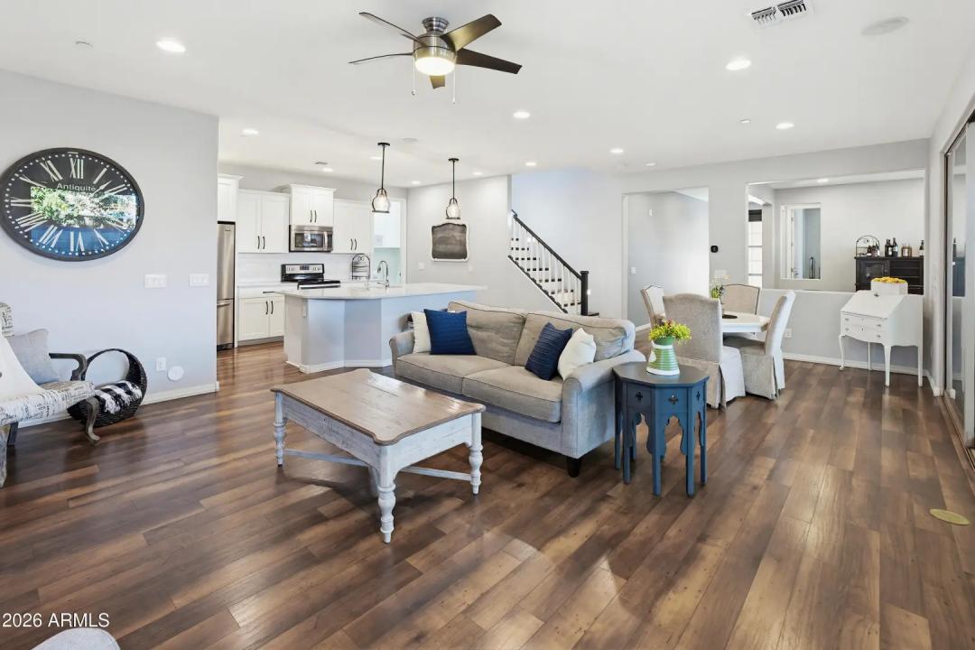 Real Estate Picture 6