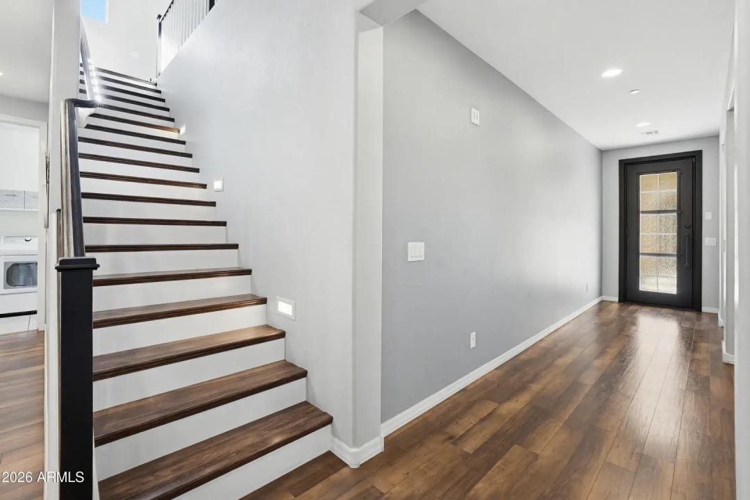 Real Estate Picture 8