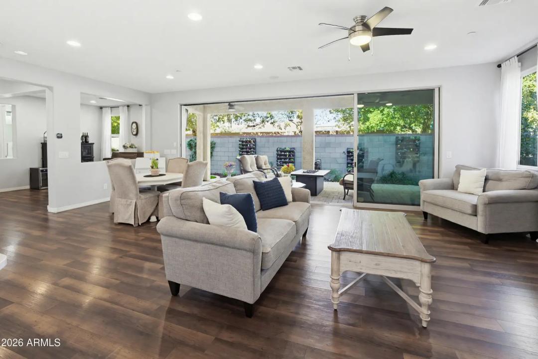 Real Estate Picture 24