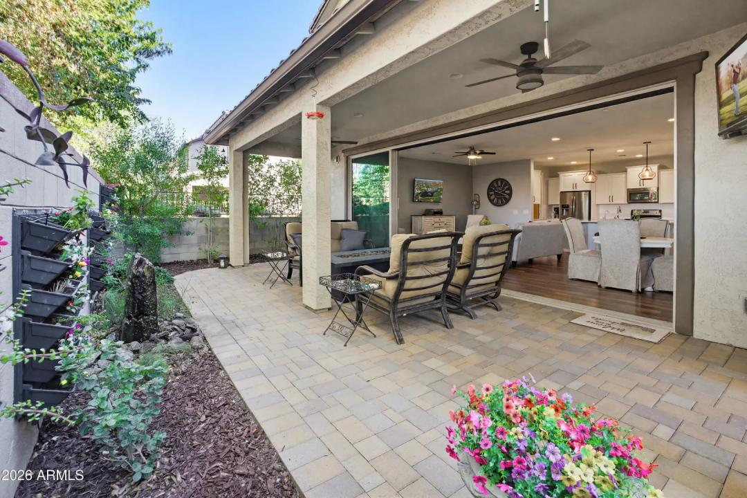 Real Estate Picture 5