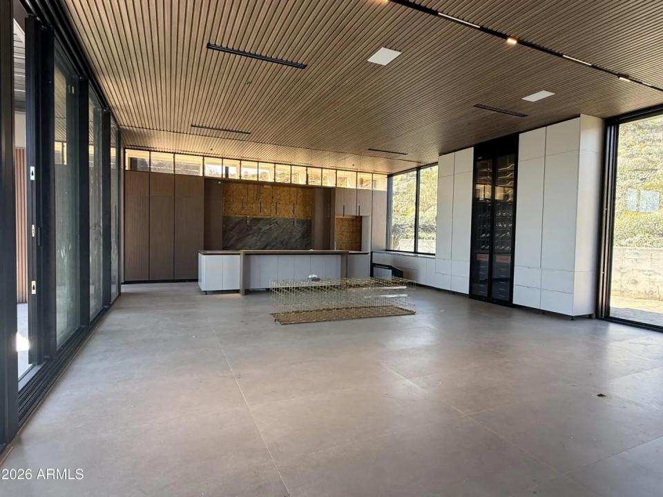 Real Estate Picture 5