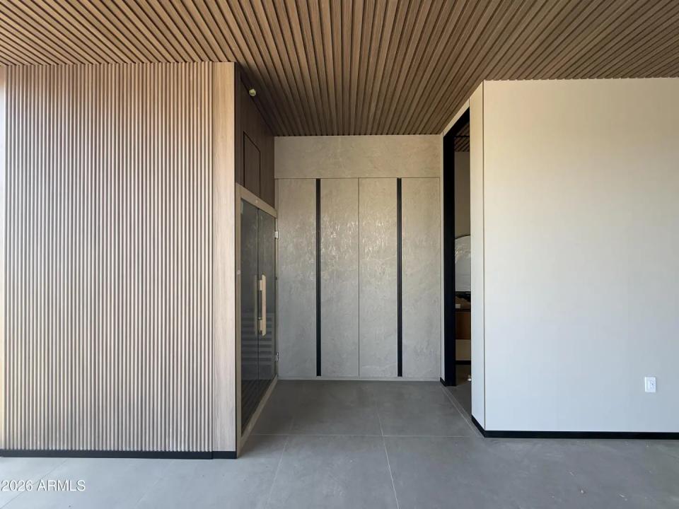 Real Estate Picture 24