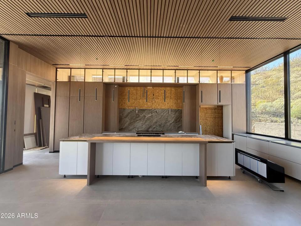 Real Estate Picture 6