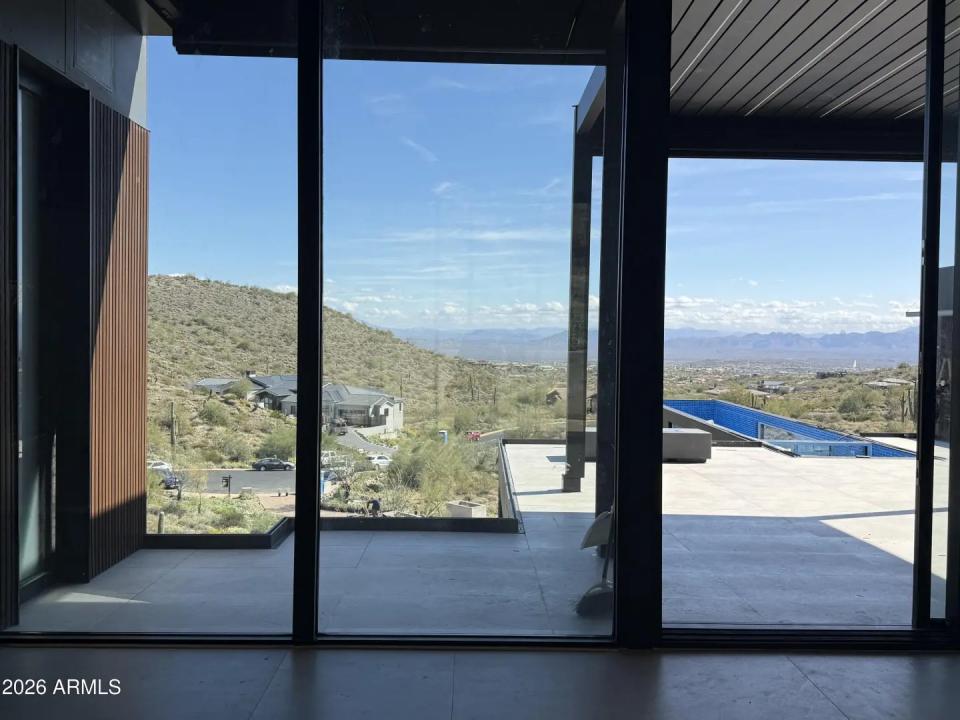 Real Estate Picture 8