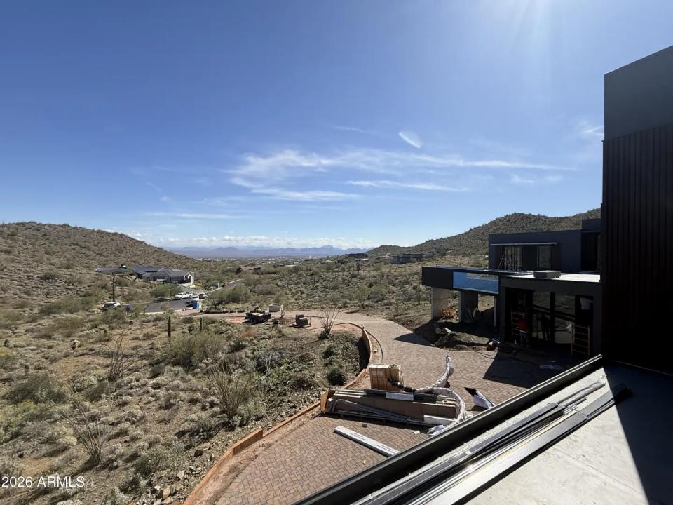 Real Estate Picture 11