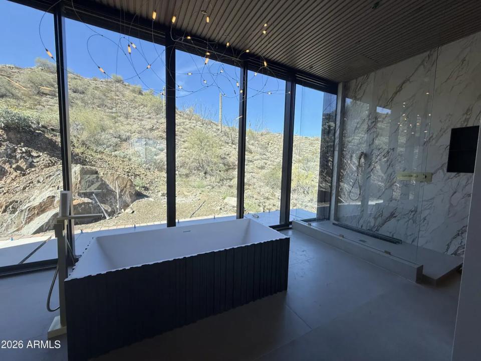 Real Estate Picture 14