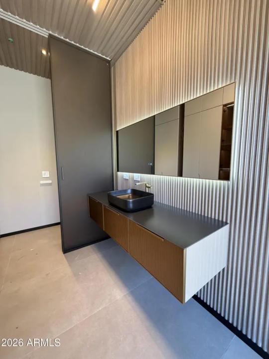 Real Estate Picture 17