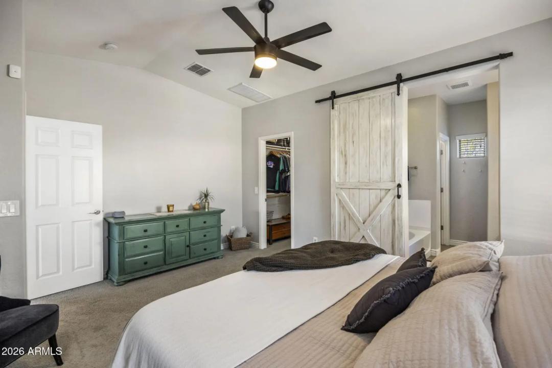 Real Estate Picture 16