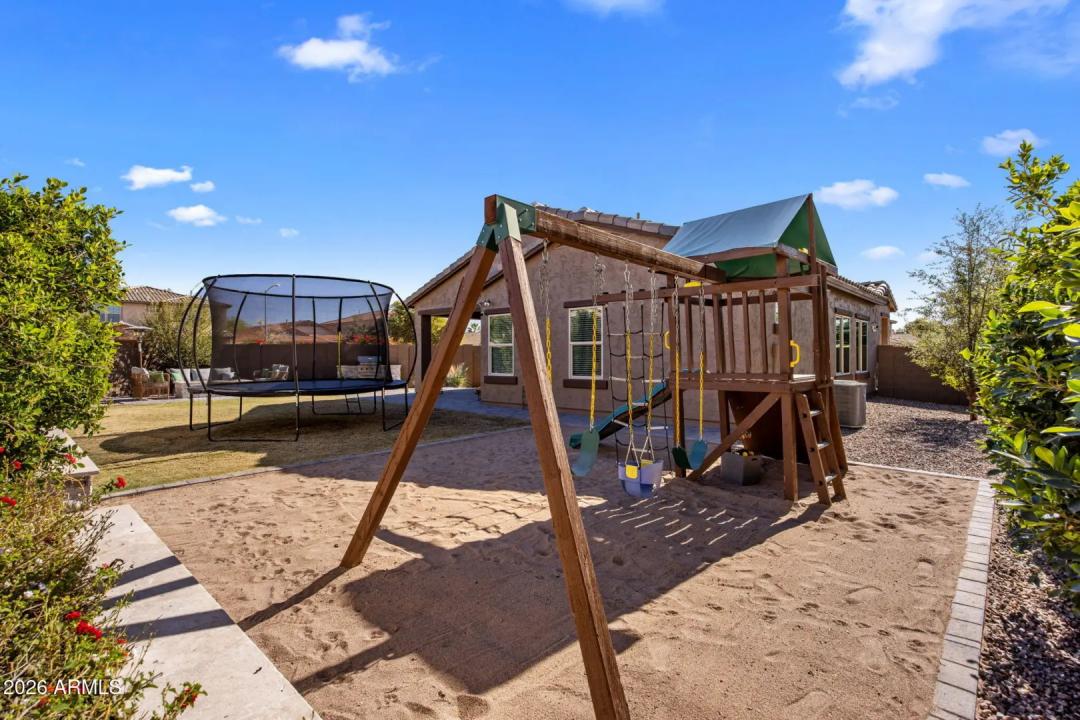 Real Estate Picture 30