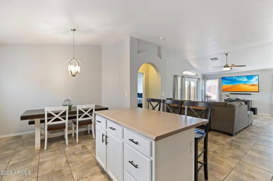 Real Estate Picture 11