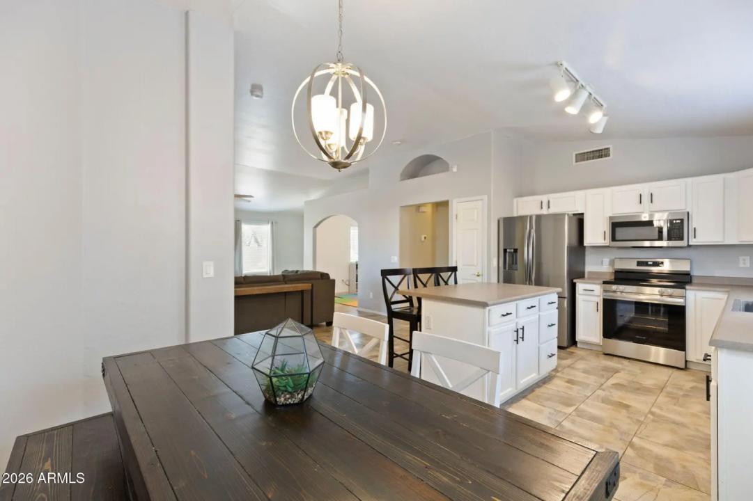 Real Estate Picture 13