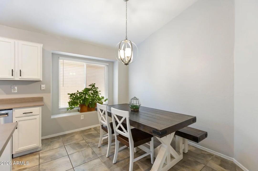 Real Estate Picture 12