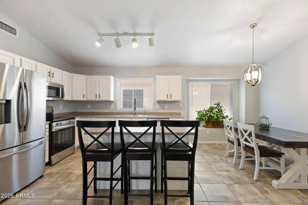 Real Estate Picture 15