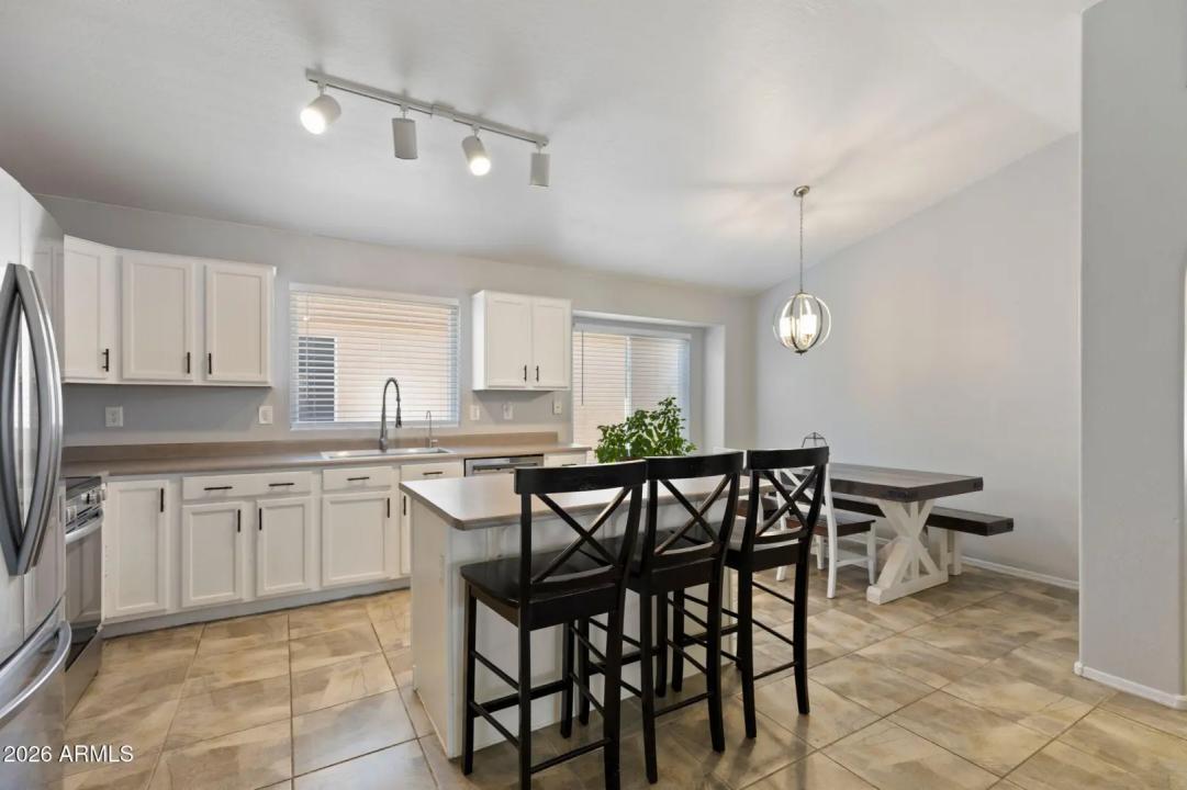 Real Estate Picture 16