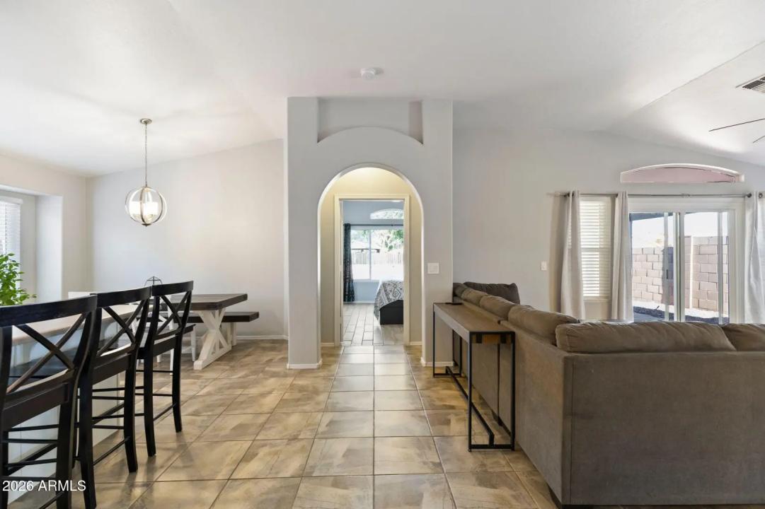 Real Estate Picture 17