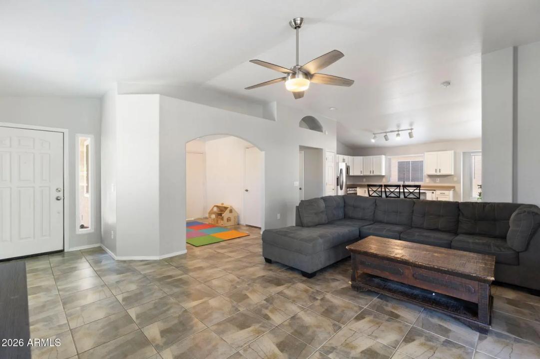 Real Estate Picture 7