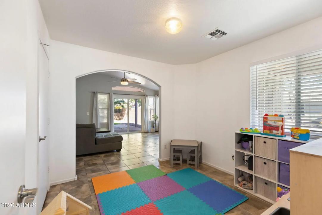 Real Estate Picture 25