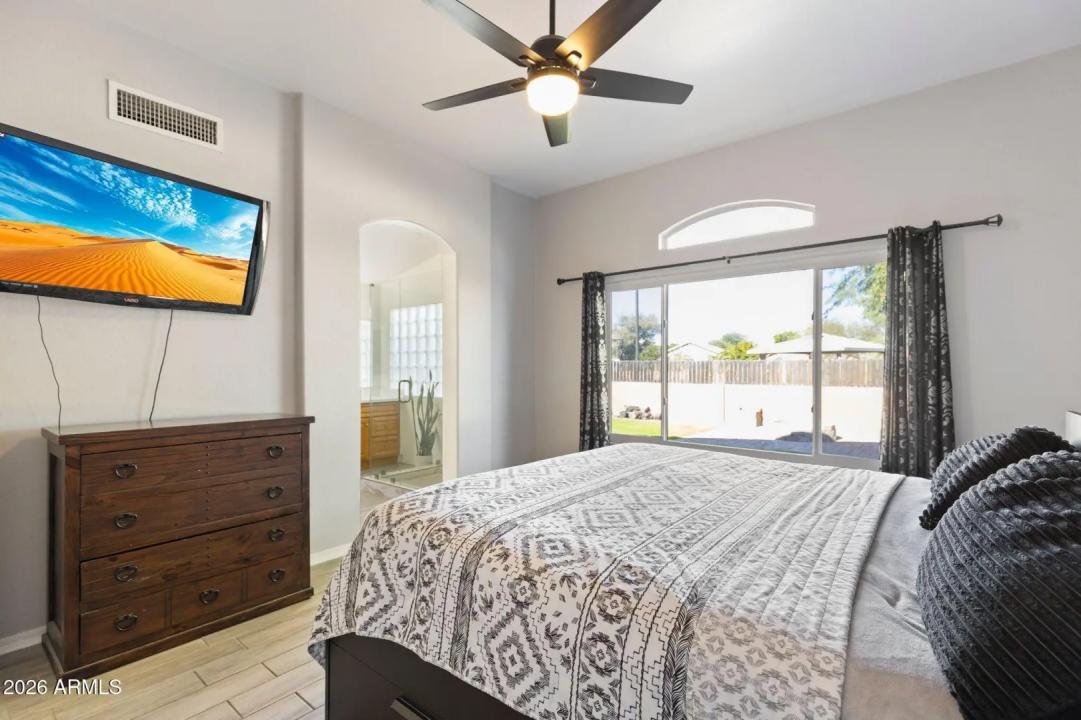 Real Estate Picture 19