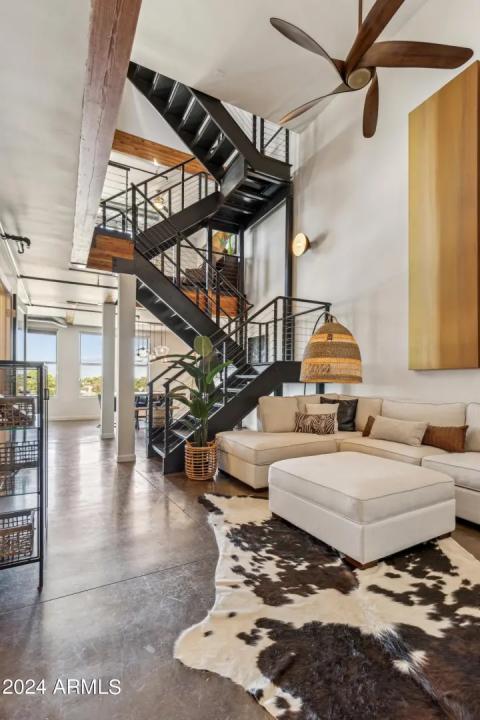 Real Estate Picture 11