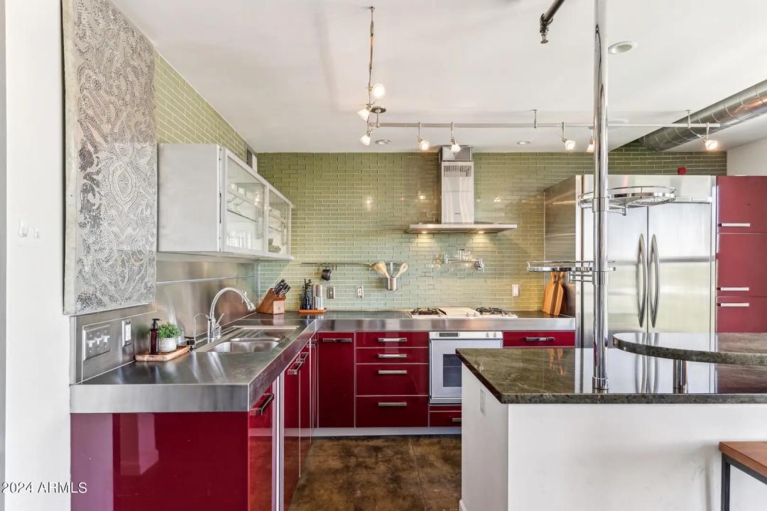 Real Estate Picture 20