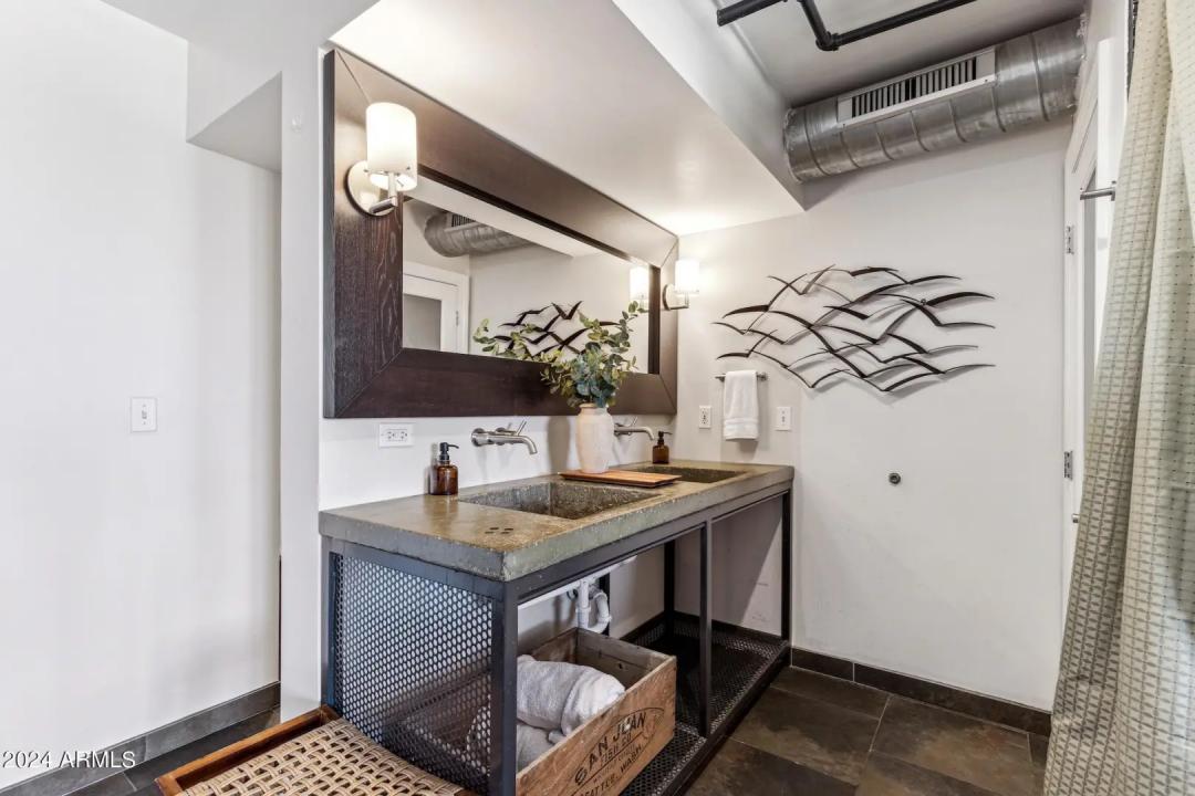 Real Estate Picture 30