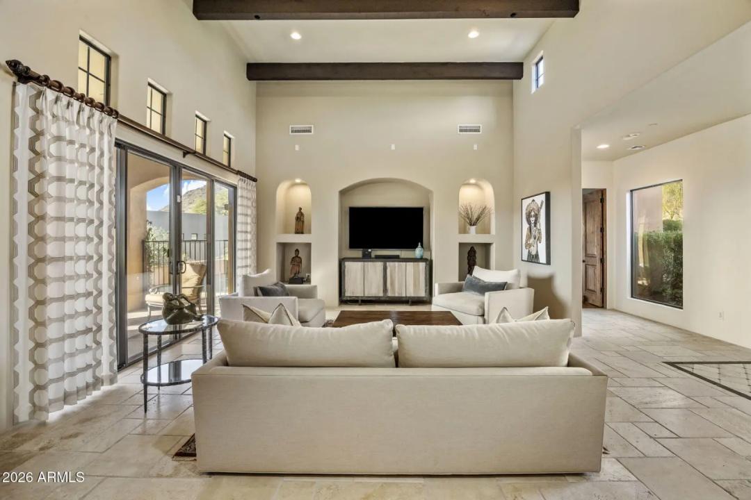 Real Estate Picture 9