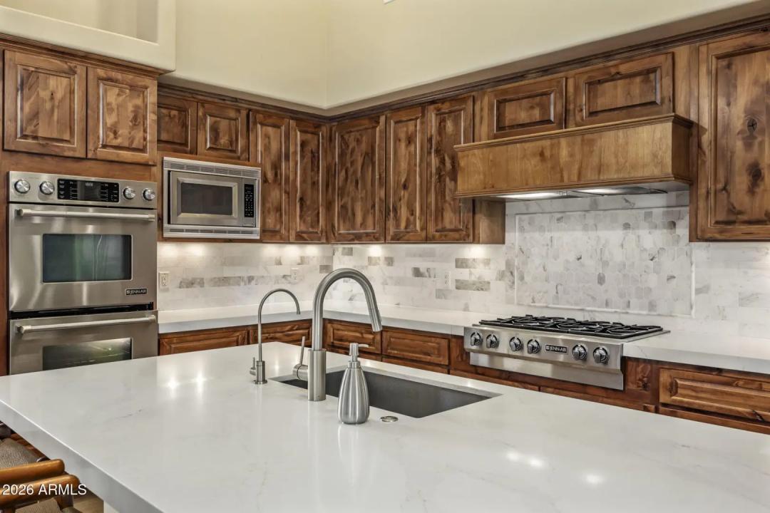 Real Estate Picture 10