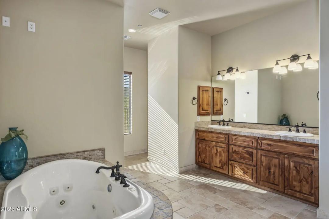 Real Estate Picture 20