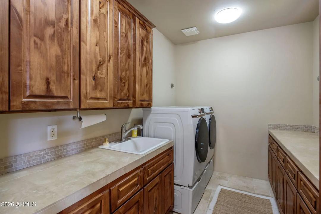 Real Estate Picture 29