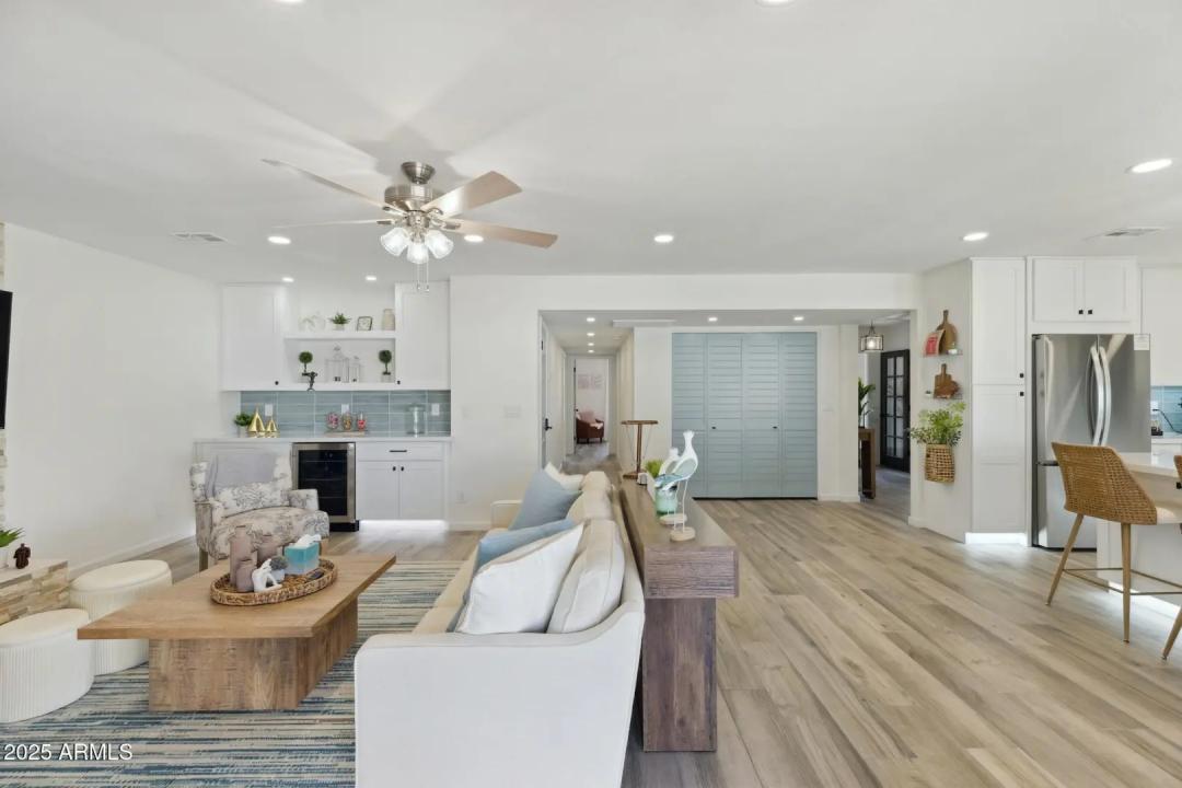 Real Estate Picture 14