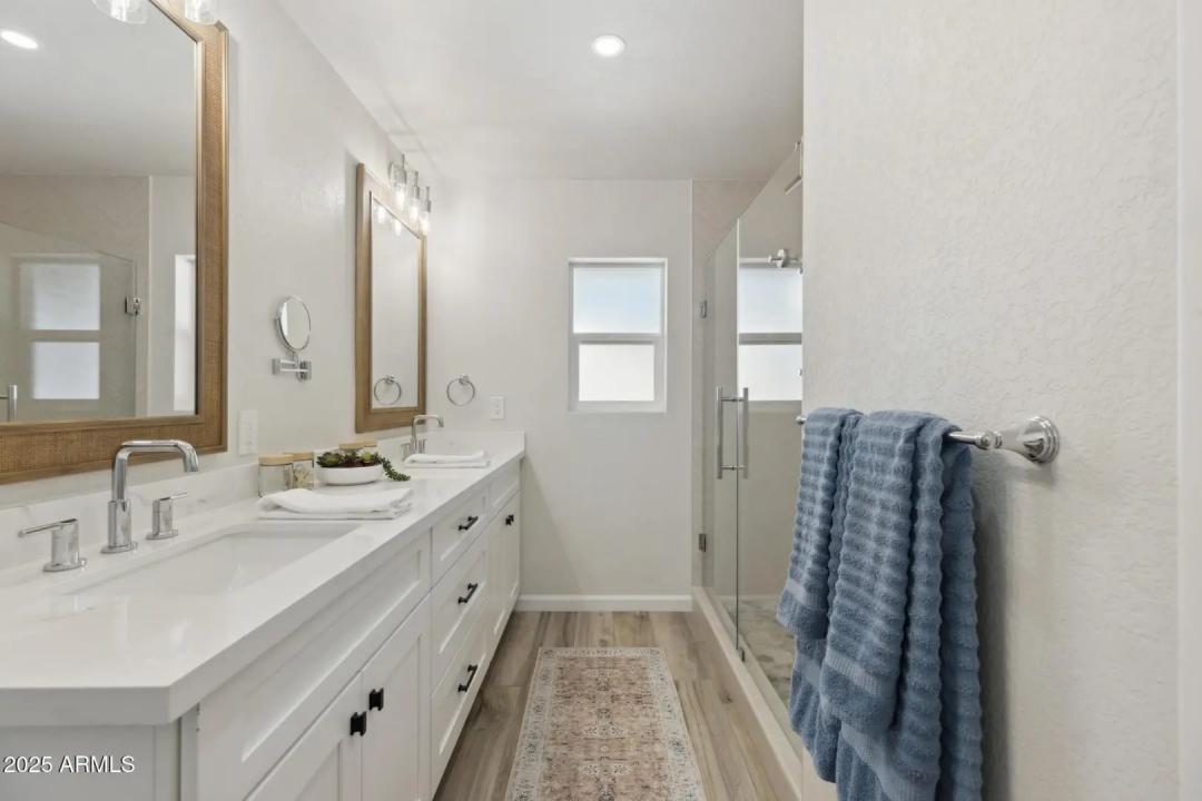 Real Estate Picture 25