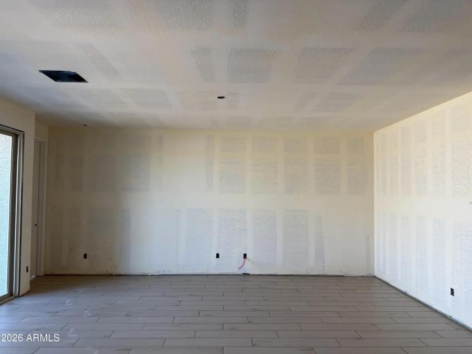 Real Estate Picture 5