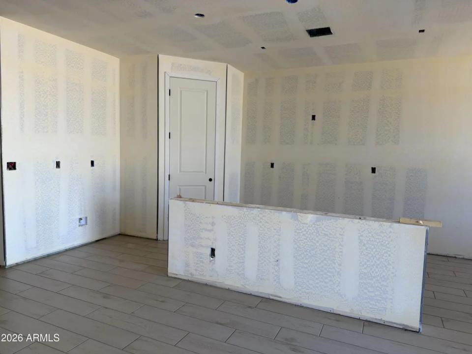 Real Estate Picture 6