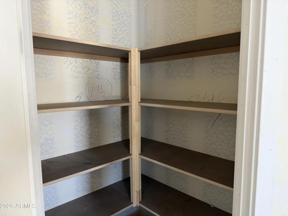 Real Estate Picture 7