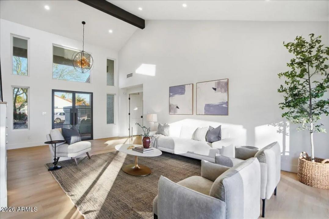 Real Estate Picture 9