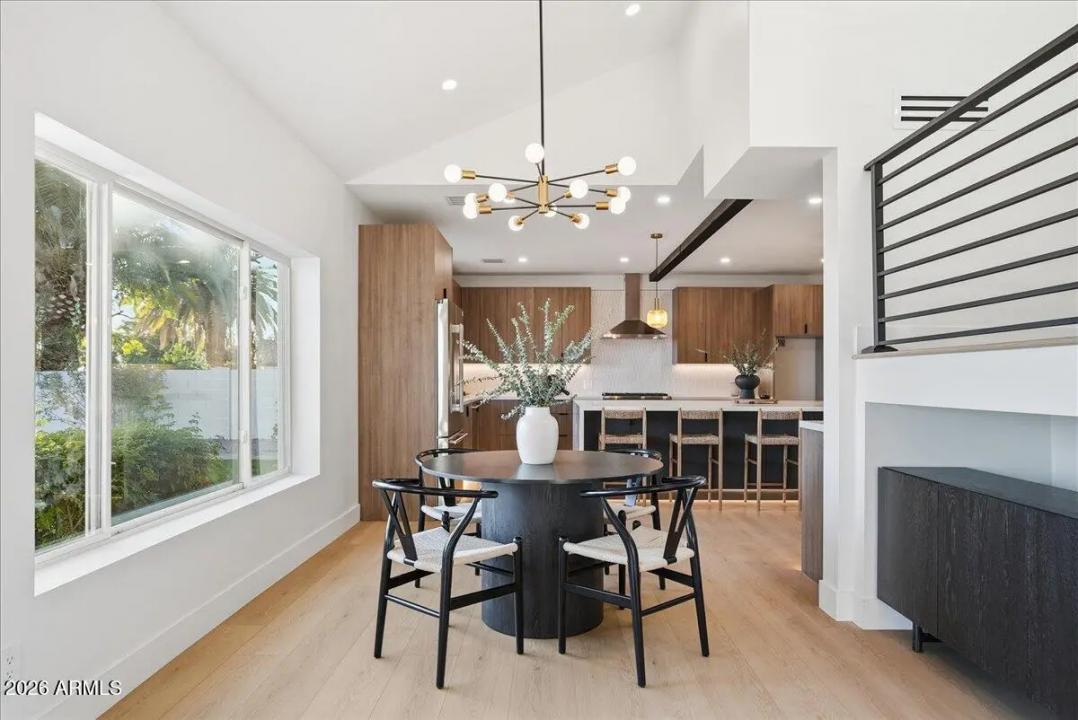 Real Estate Picture 11