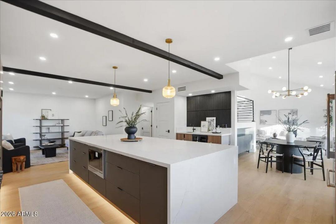 Real Estate Picture 19