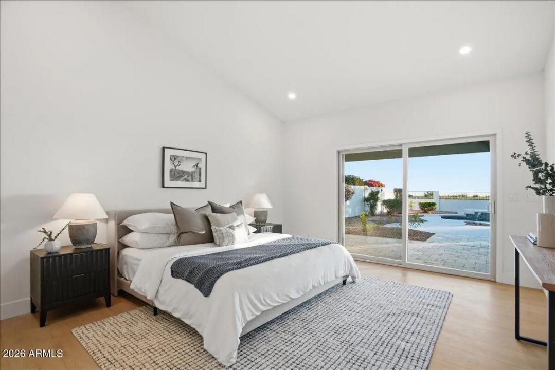 Real Estate Picture 22