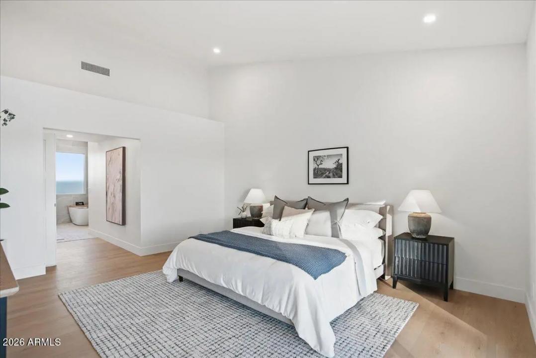 Real Estate Picture 23