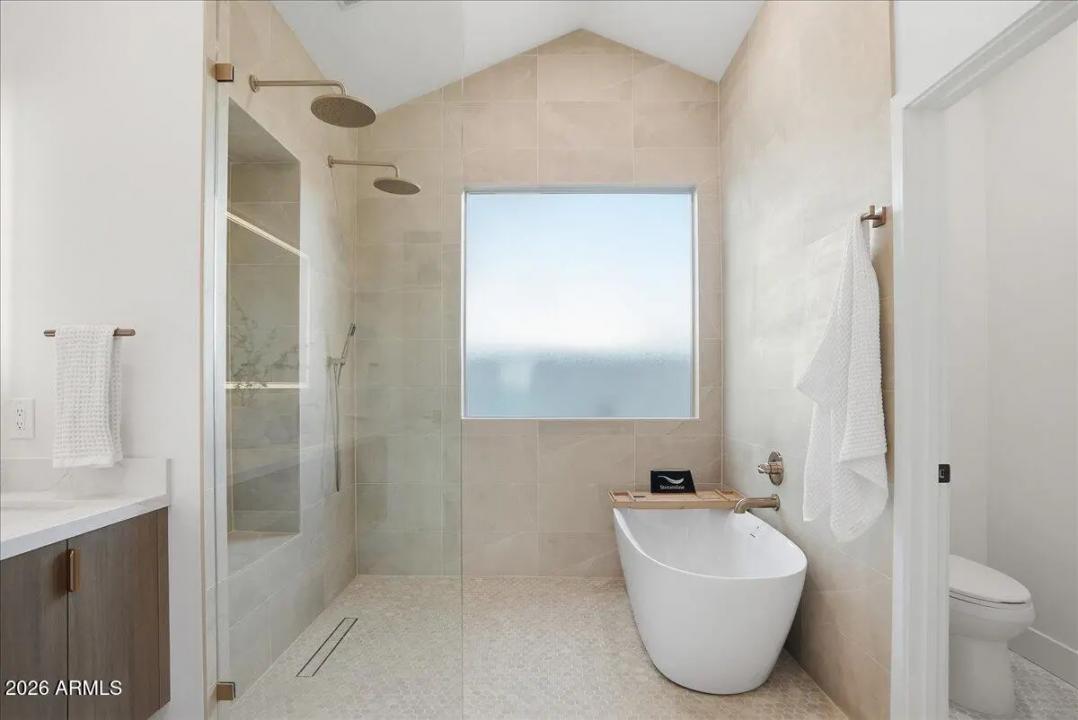 Real Estate Picture 25