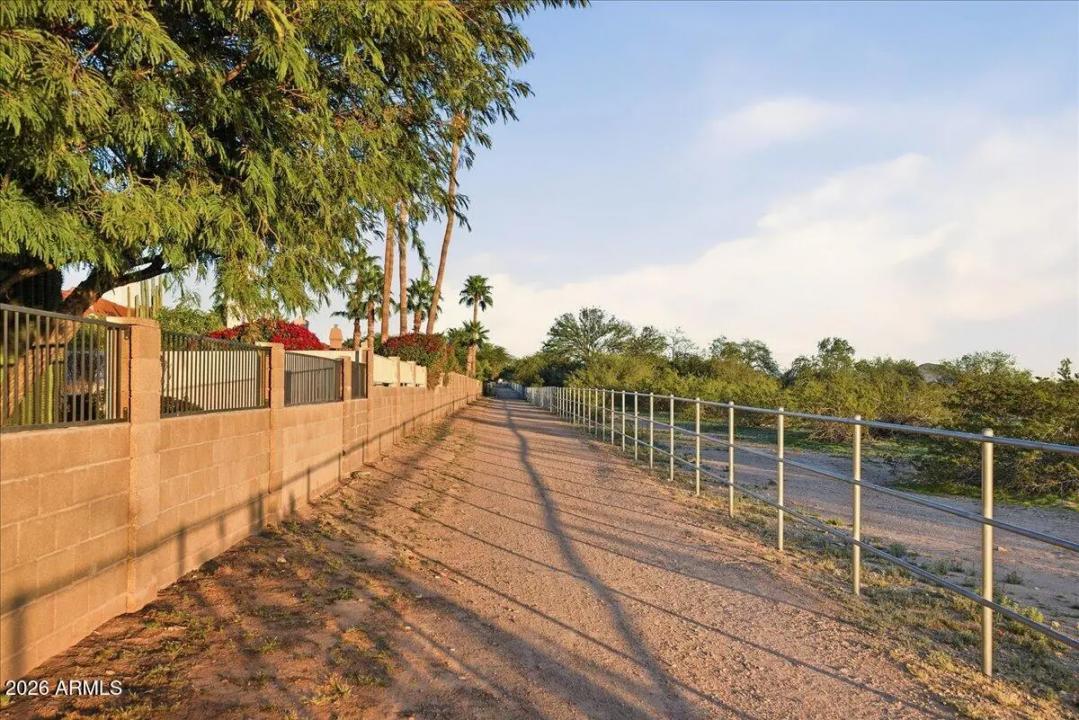 Real Estate Picture 50