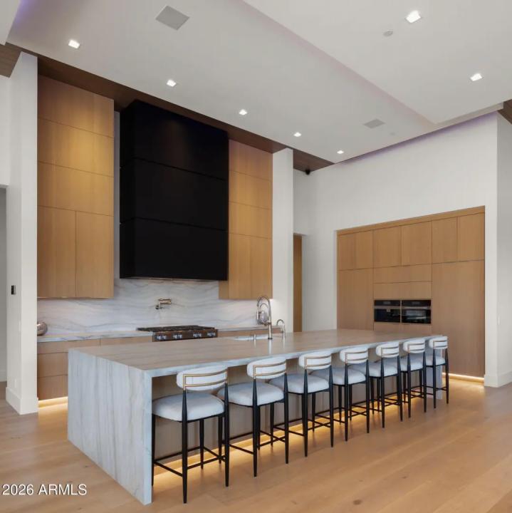 Real Estate Picture 23