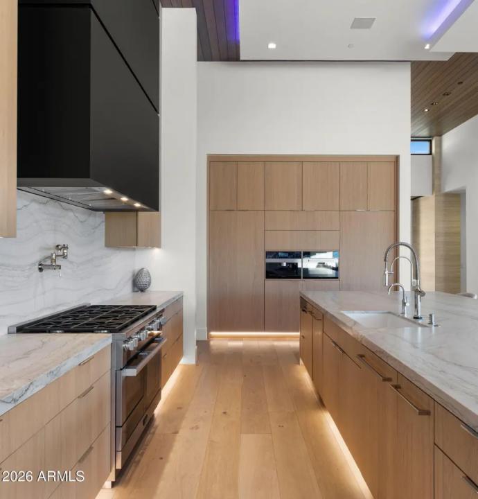 Real Estate Picture 24