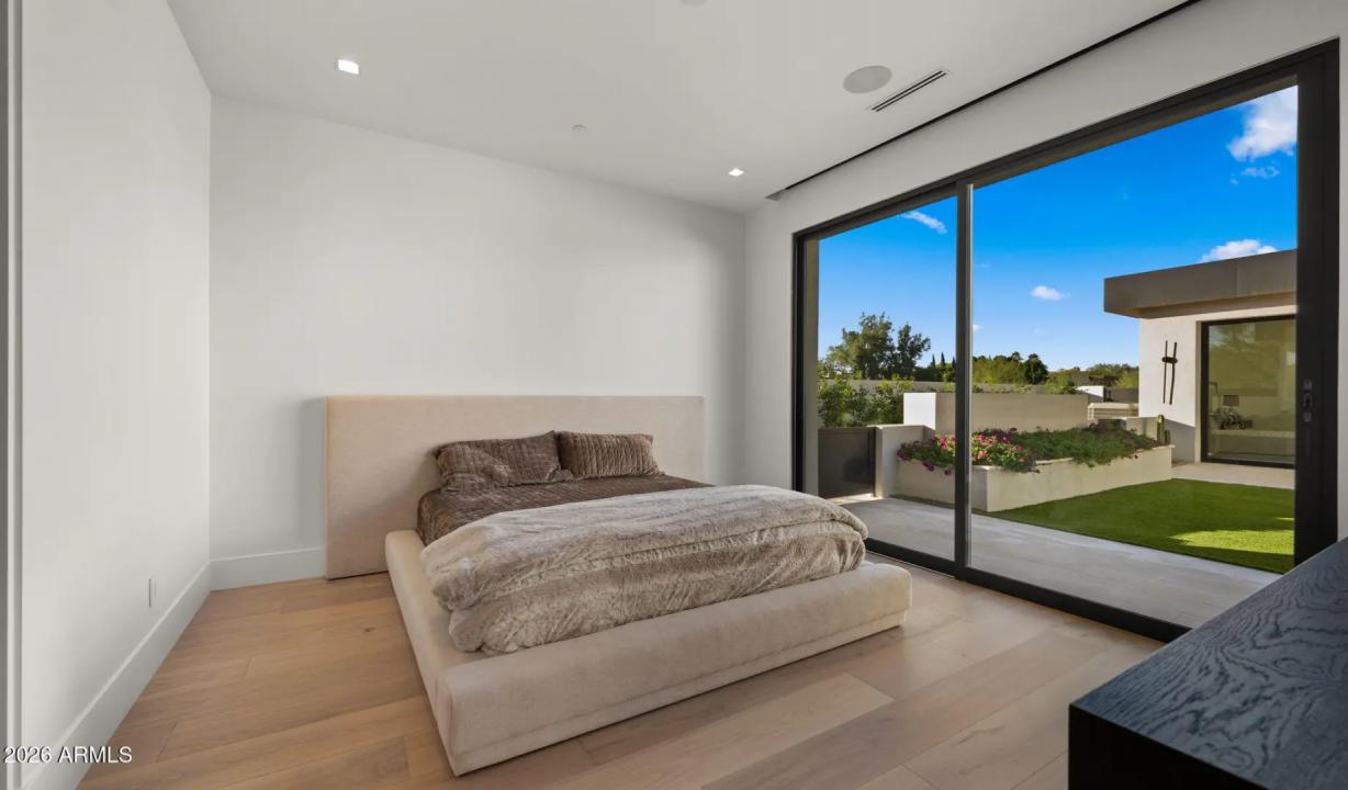 Real Estate Picture 103