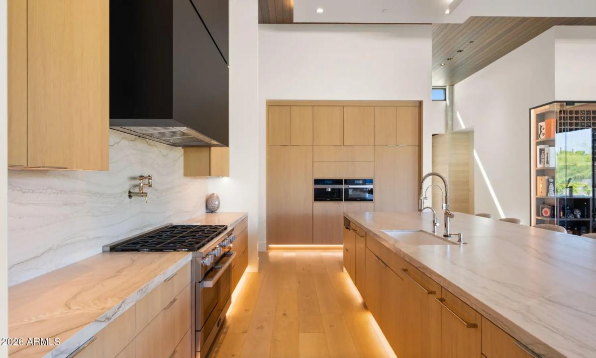 Real Estate Picture 25